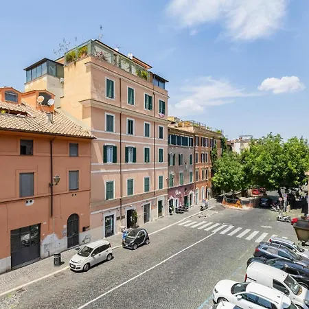 Mazza Apartmán *